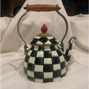 Mackenzie Childs Tea pot Excellent Like new.